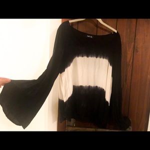 Boutique-Bell Long Sleeves Top